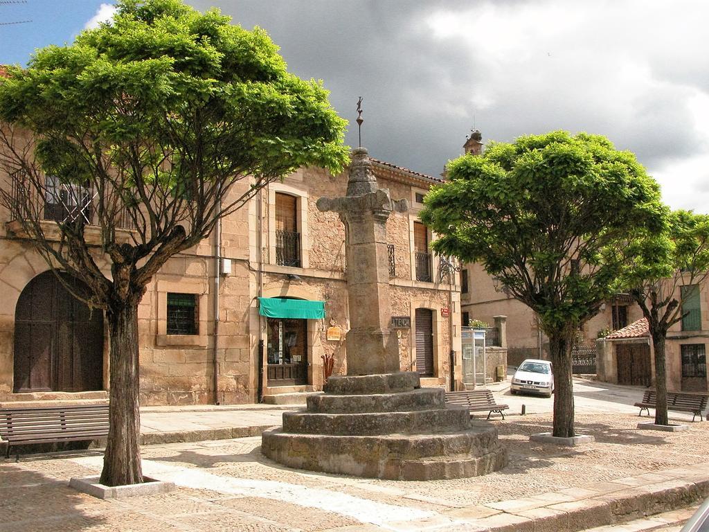 Hostal Visontium Vinuesa Bagian luar foto